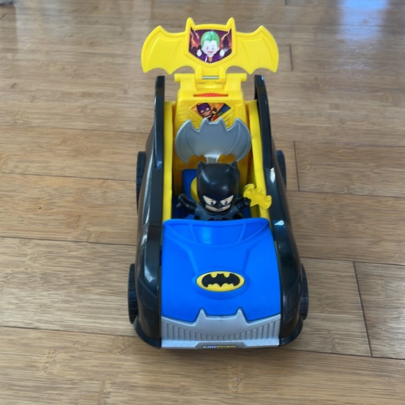 Fisher-Price Little People Toddler Toy DC Super Friends 2-in-1 Batmobile - Picture 4 of 7